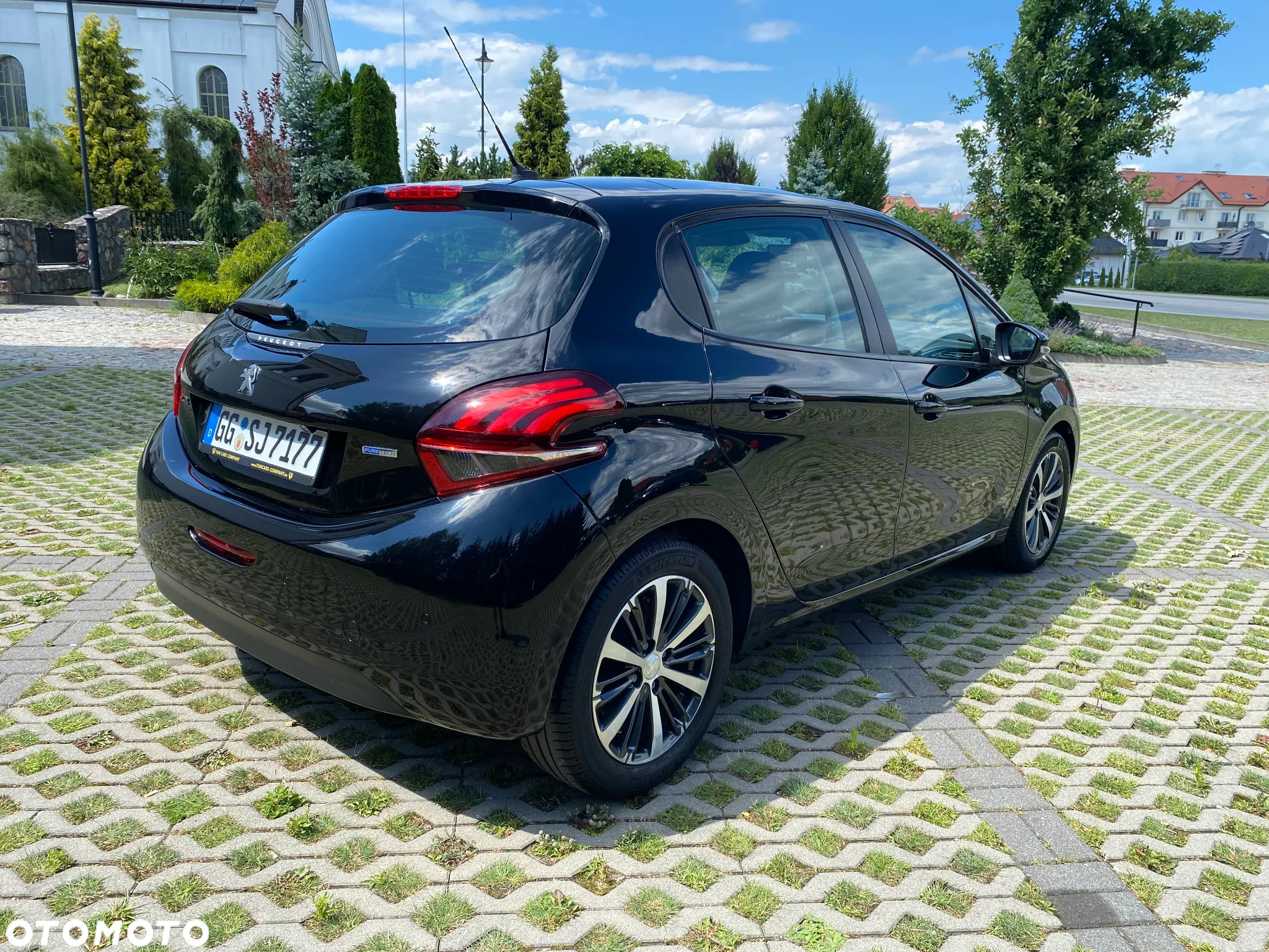 Peugeot 208 1.2 PureTech Allure - 2