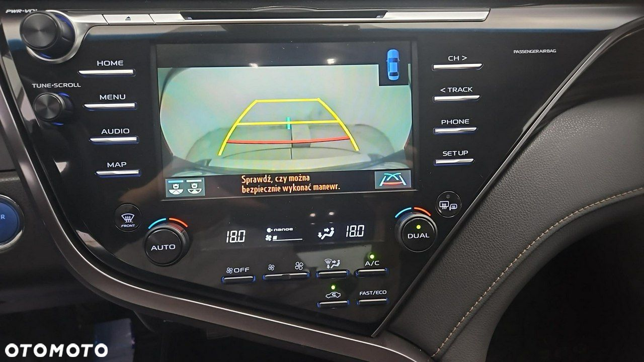 Toyota Camry - 23