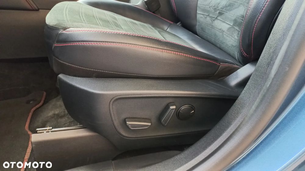 Ford Kuga 2.5 FHEV FWD ST-Line X - 16