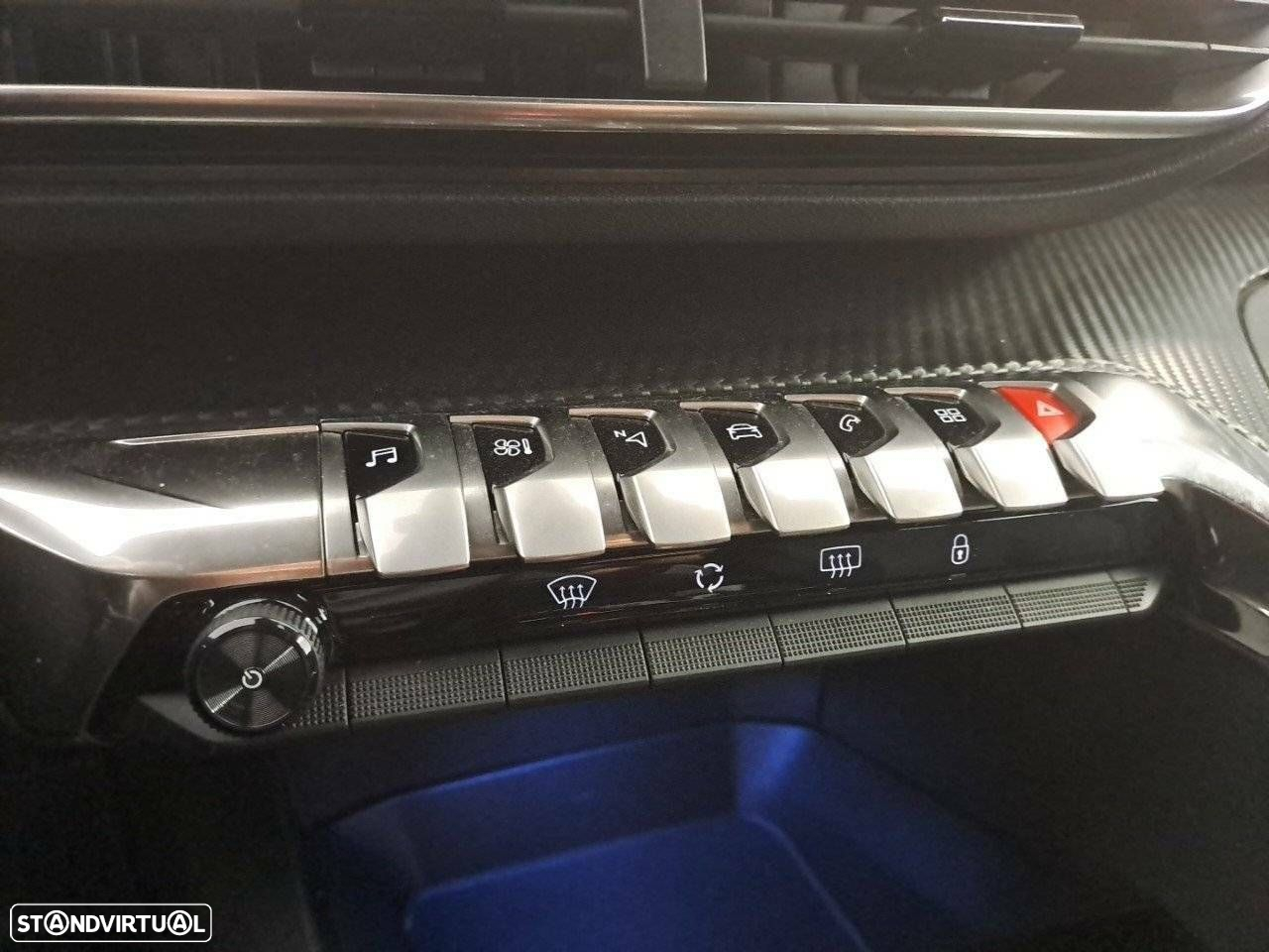 Peugeot 3008 1.5 BlueHDi Allure Pack EAT8 - 23