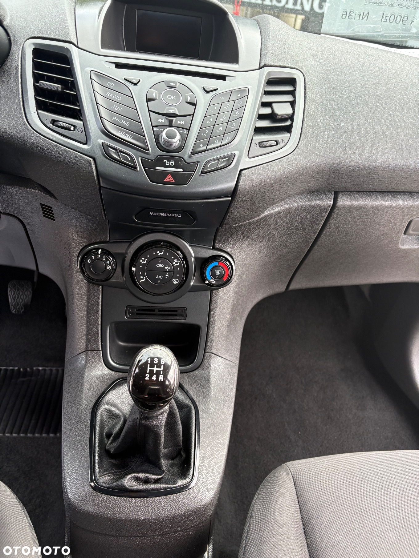 Ford Fiesta - 24