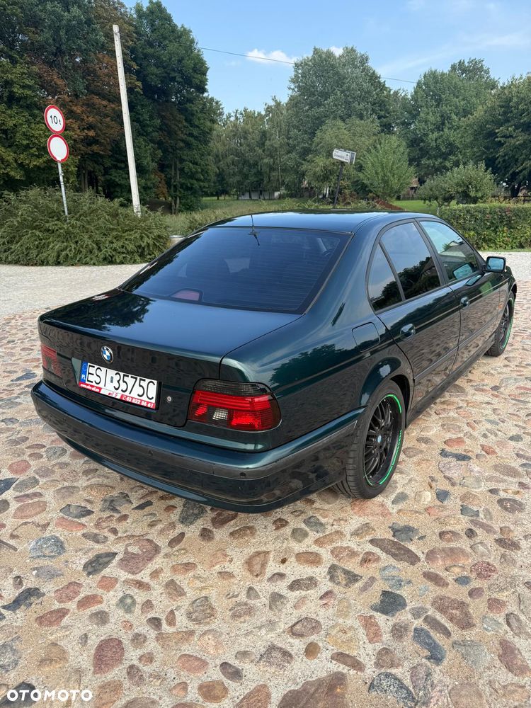BMW Seria 5 528i - 2