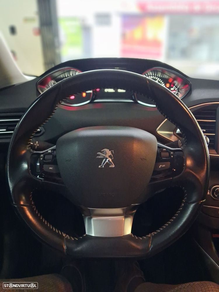 Peugeot 308 SW 1.2 PureTech Style - 8