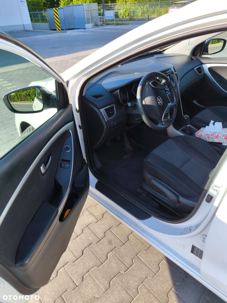 Hyundai i30 1.6 CRDi Classic + - 5