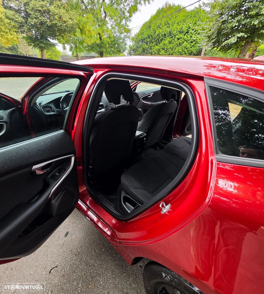 Volvo V40 1.6 D2 Eco R-Design - 21