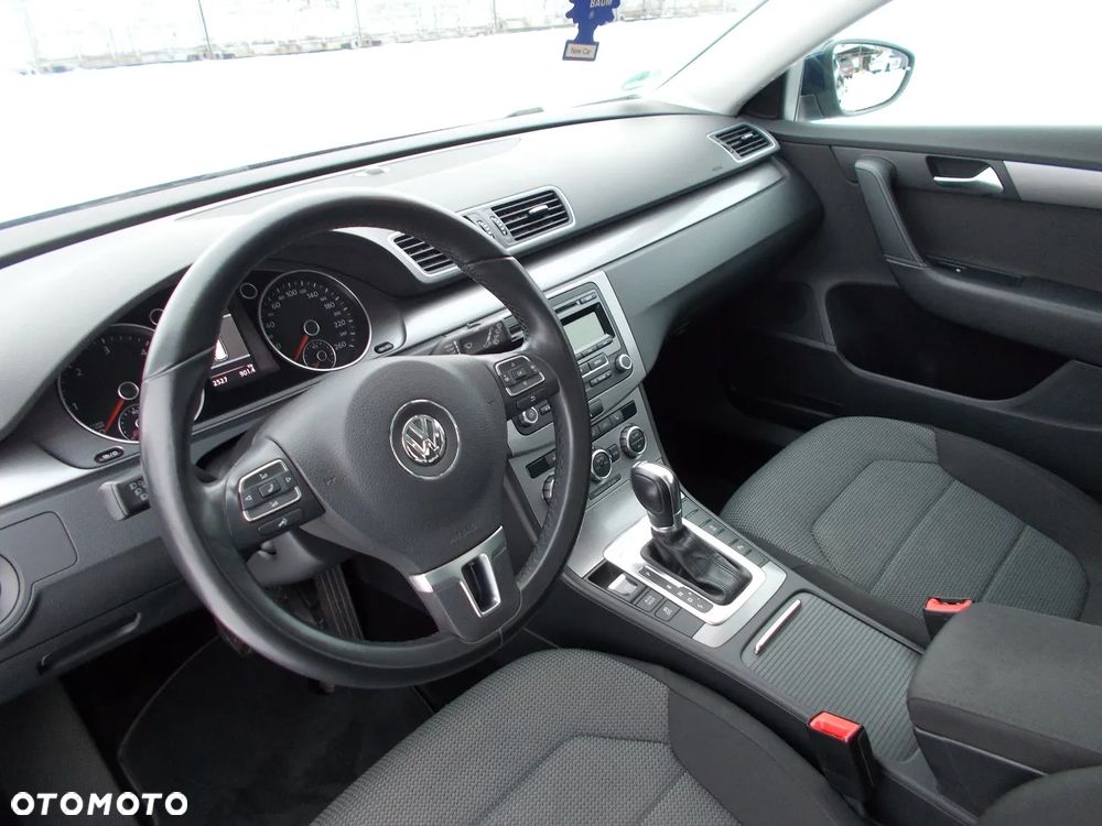 Volkswagen Passat 2.0 TDI DSG BlueMotion Technology Comfortline - 19