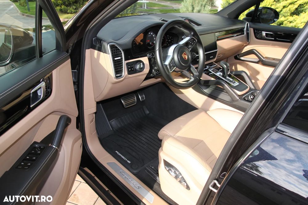 Porsche Cayenne S - 16