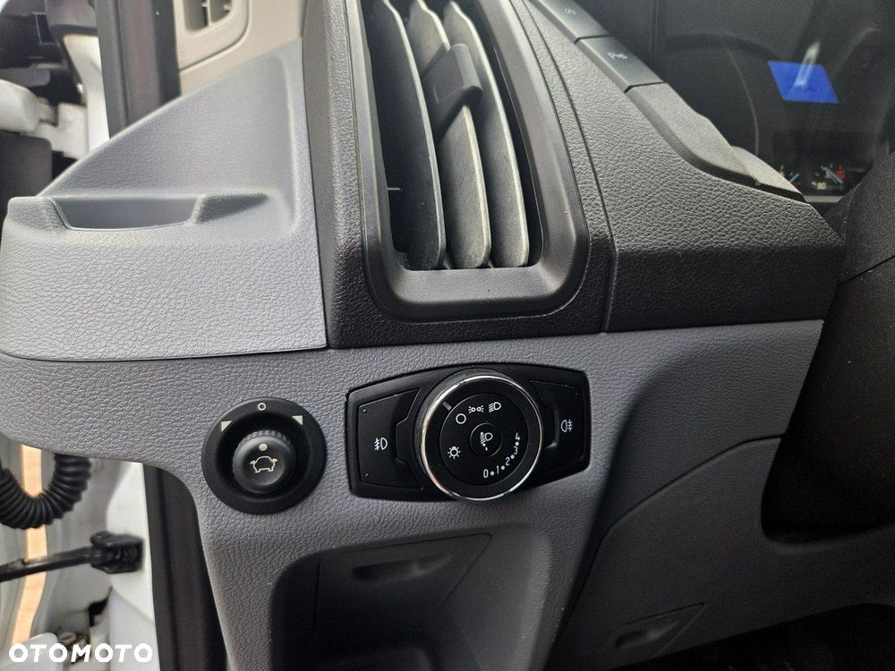 Ford Transit - 19