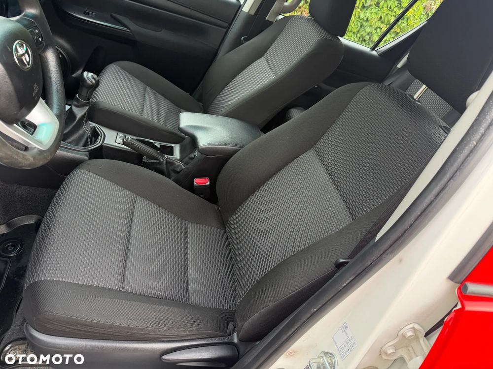 Toyota Hilux 2.4 D-4D Double Cab DLX 4x4 - 11