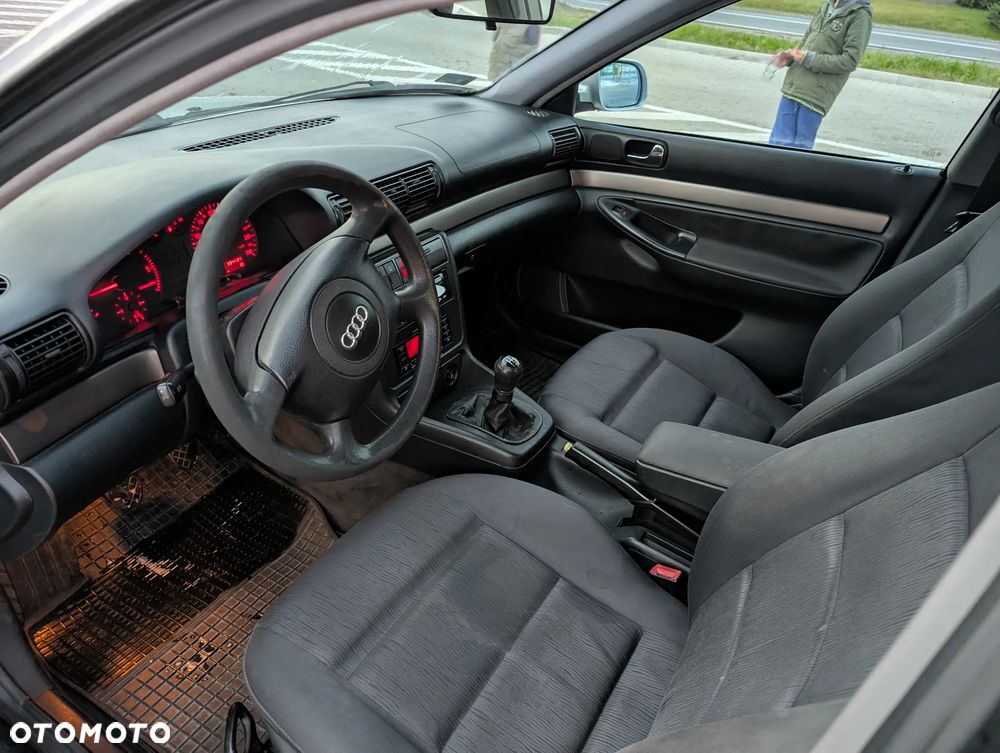 Audi A4 Limousine - 12