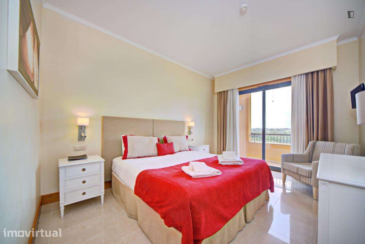 Apartamento com 2 quartos - localizado em Quarteira - Grande imagem: 2/32