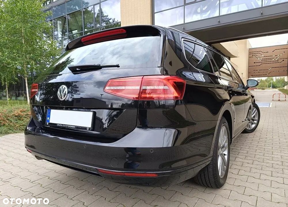 Volkswagen Passat - 4