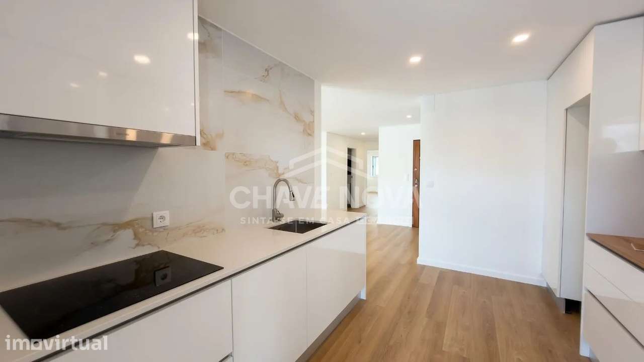 LA- Apartamento T2 Renovado c/ Garagem Box em Cedofeita (Porto) - Grande imagem: 5/28