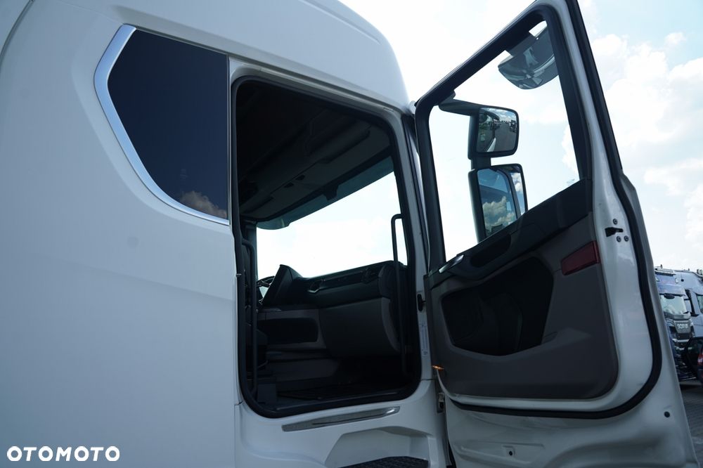 Scania R 520 / V8 / RETARDER / HYDRAULIKA / KLIMA POSTOJOWA / CAŁA NA PODUSZKACH / - 34