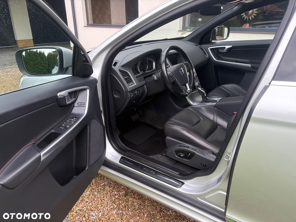 Volvo XC 60 D4 Geartronic Summum - 16