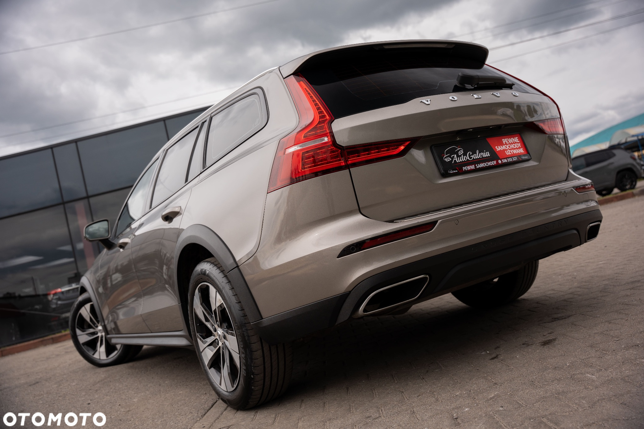 Volvo V60 Cross Country D4 AWD Geartronic Pro - 11