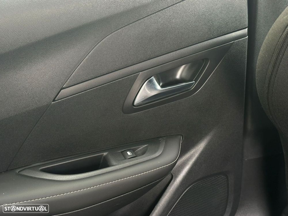Peugeot 208 1.2 Hybrid Allure e-DCS6 - 11
