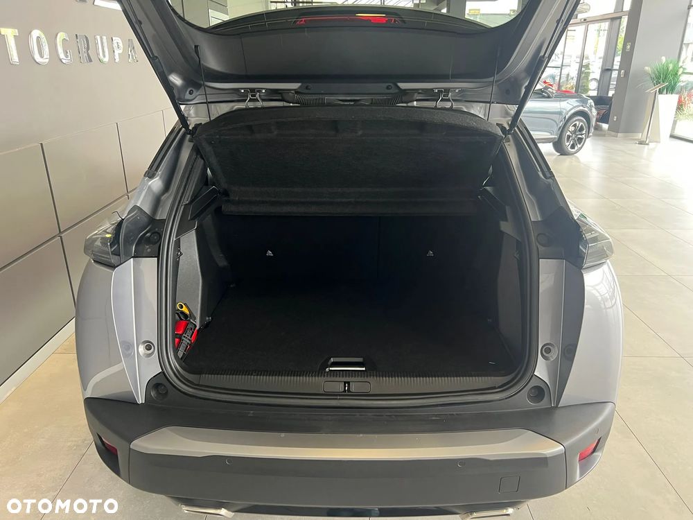 Peugeot 2008 PureTech 130 Allure S&S EAT8 - 12