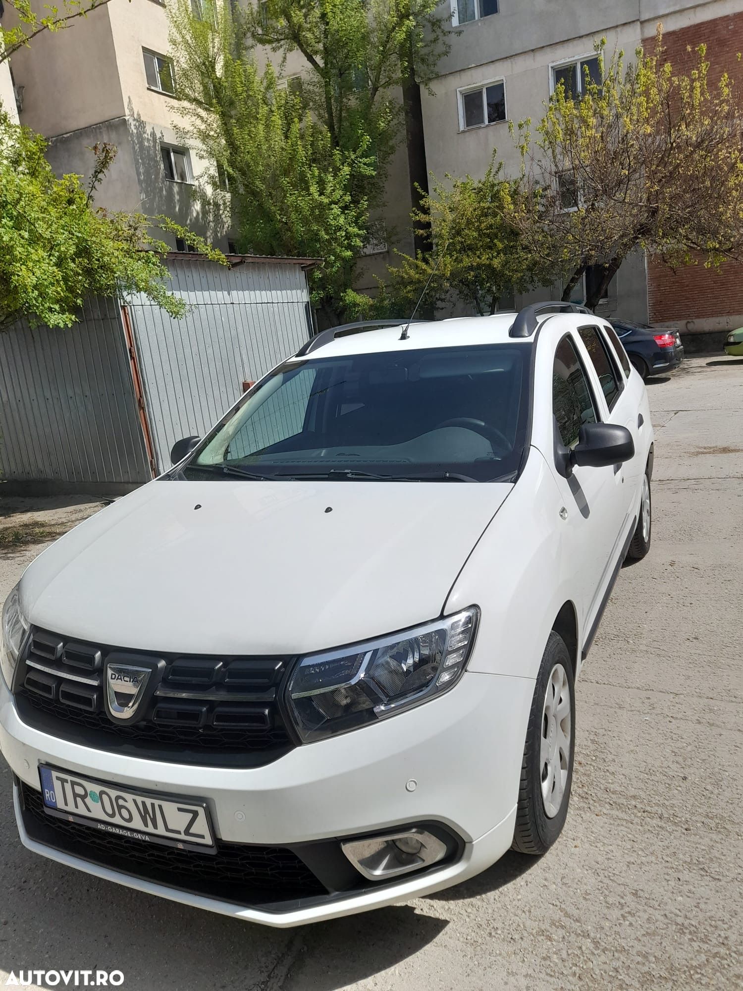 Dacia Logan MCV 1.0 SCe Ambiance - 1