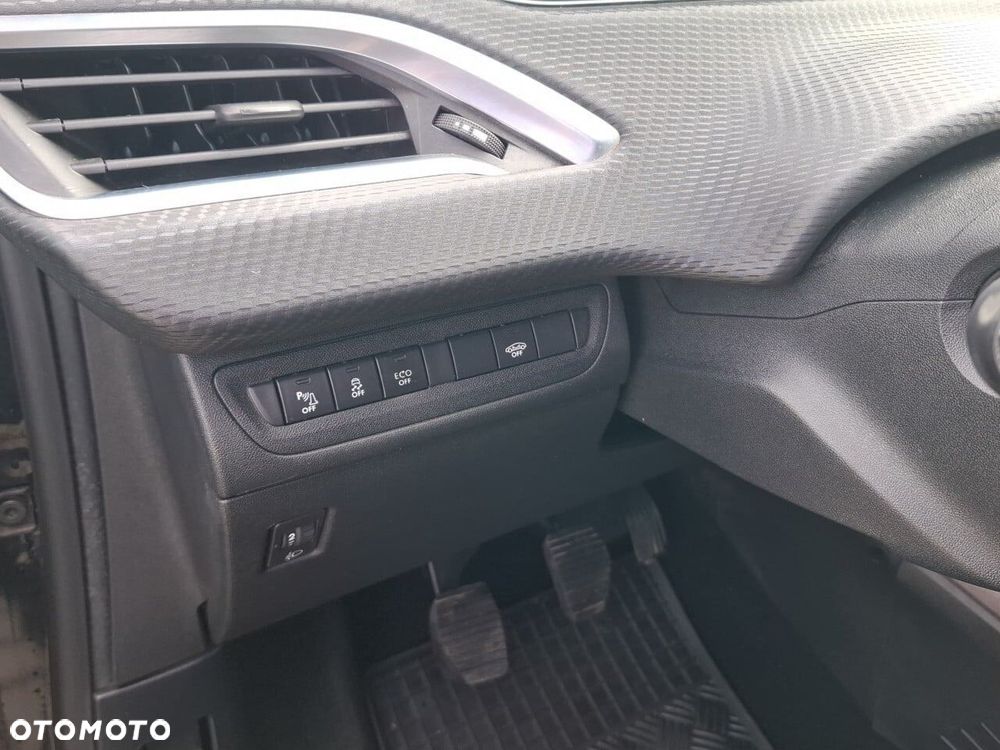 Peugeot 2008 1.2 Pure Tech Style S&S - 19