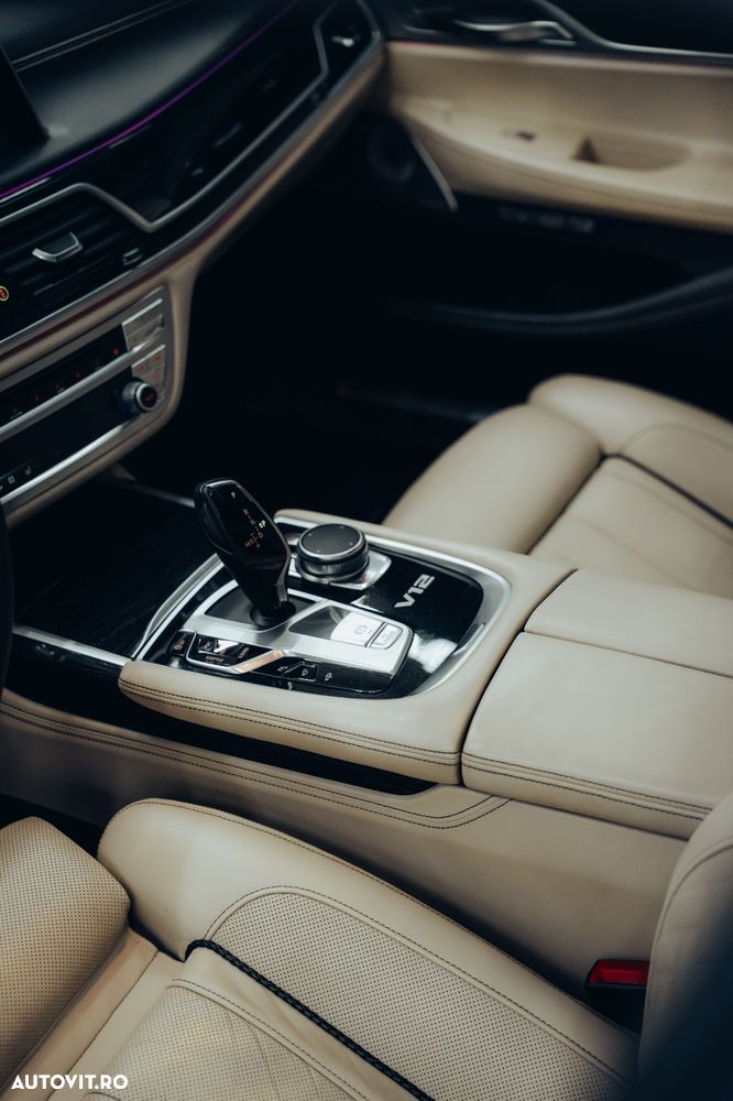 BMW M7 M760Li xDrive - 14