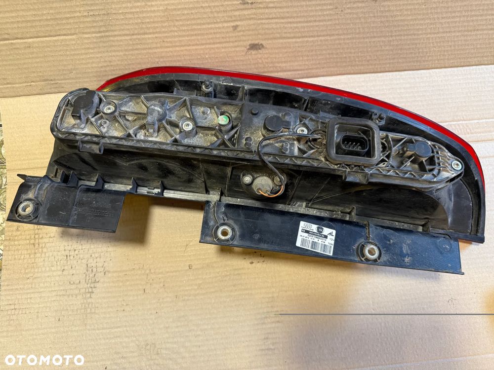 Lampa Fiat Doblo II prawa lewa tył tylna OE - 5