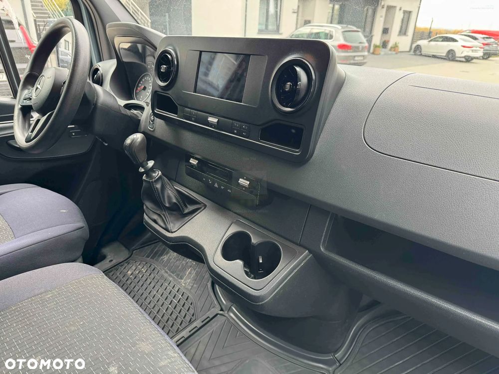 Mercedes-Benz SPRINTER - 16