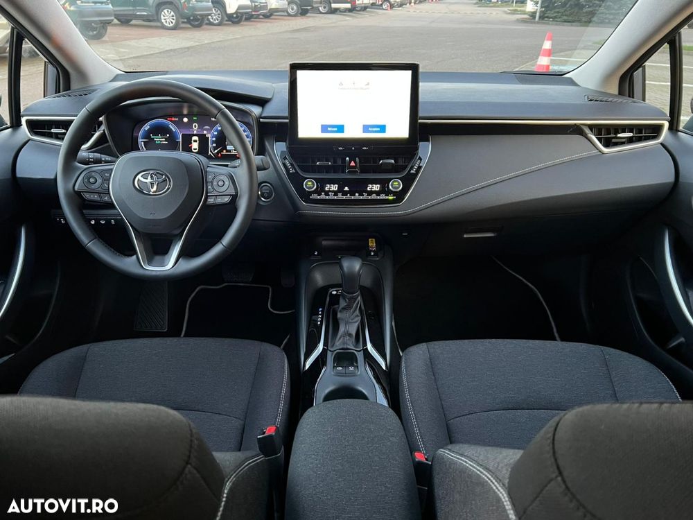 Toyota Corolla Sedan 1.8 HSD Dynamic - 11