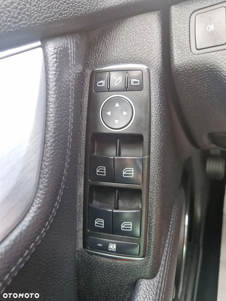 Mercedes-Benz Klasa C 250 CDI 4Matic 7G-TRONIC Avantgarde Edition - 19