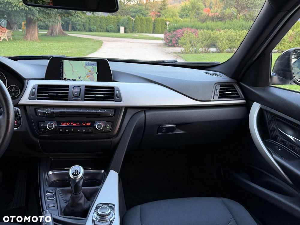 BMW Seria 3 318d Advantage - 12