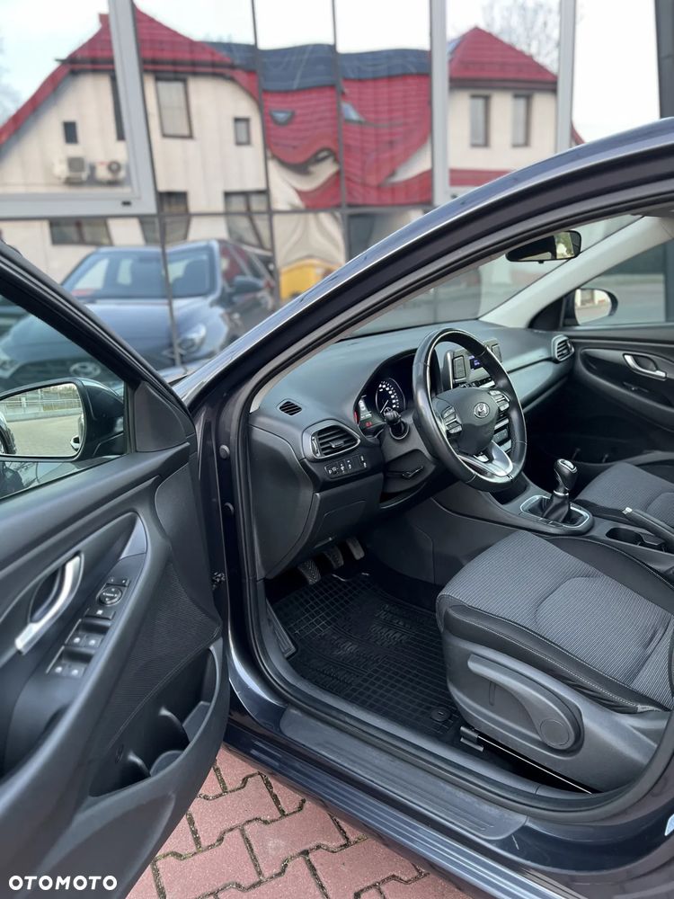 Hyundai i30 1.5 DPI Classic + - 19