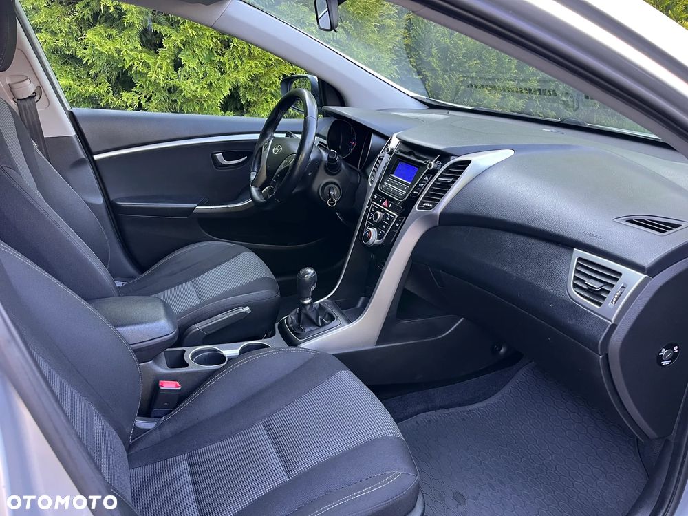Hyundai i30 1.6 Classic + - 5
