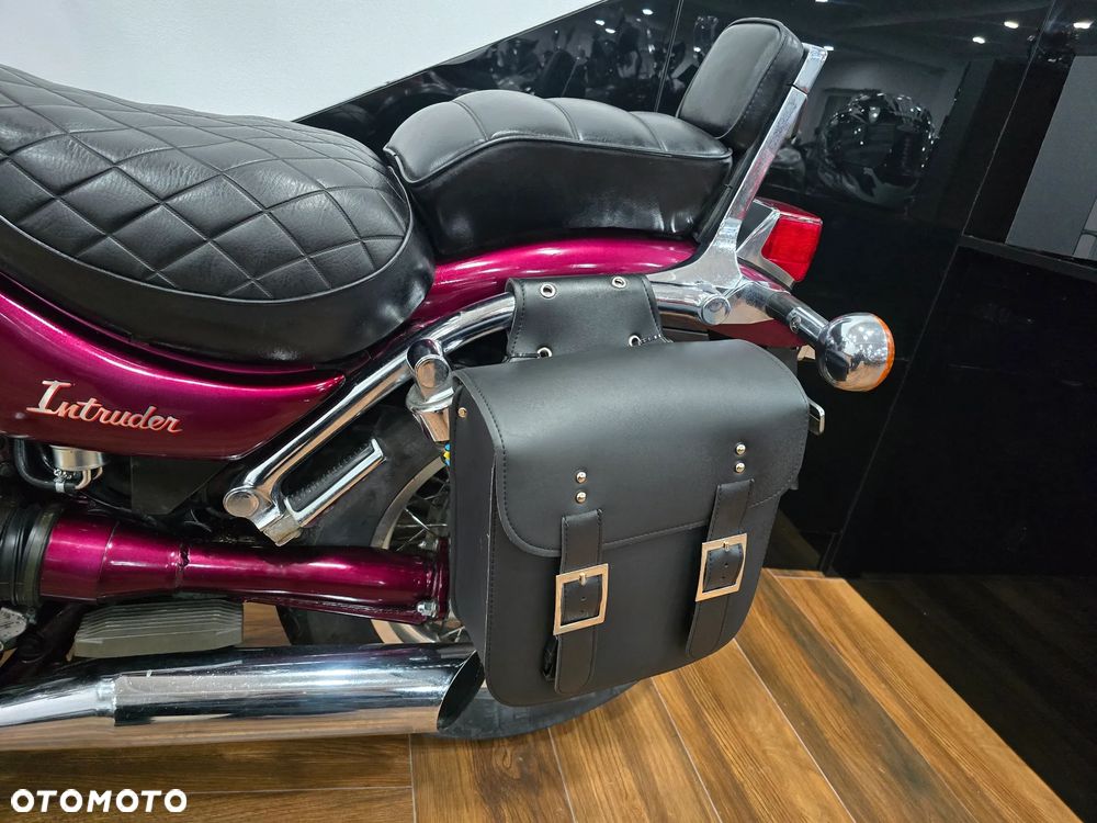 Suzuki Intruder - 22
