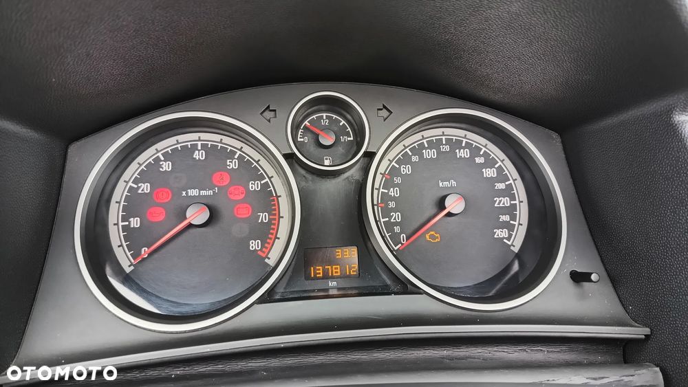 Opel Astra 2.0 T Sport - 13