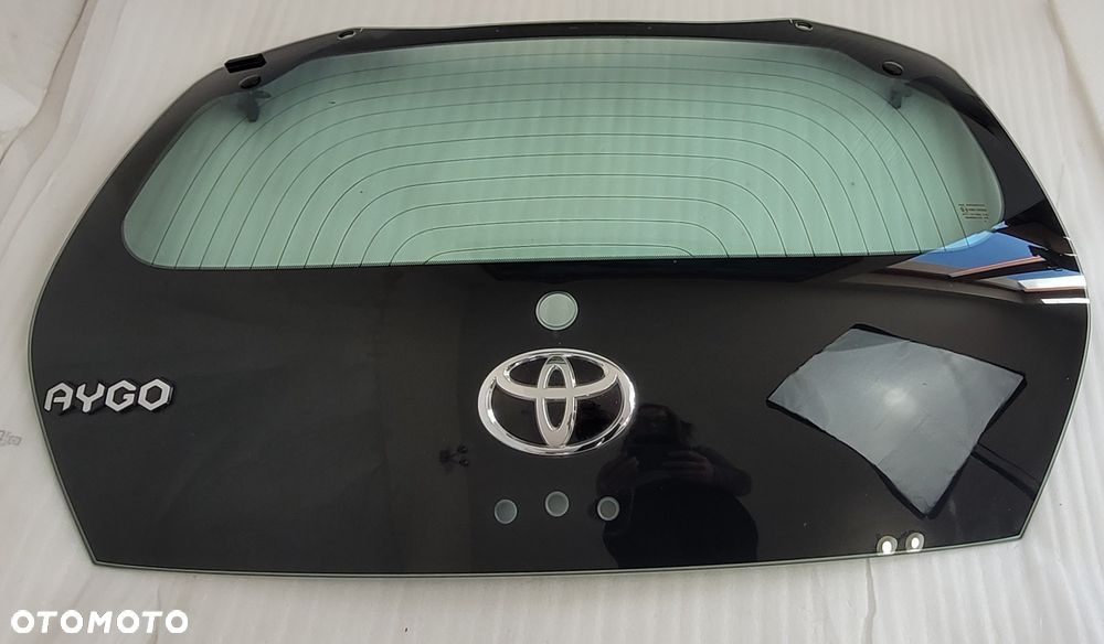 KLAPA BAGAŻNIKA SZYBA TYLNA TOYOTA AYGO II 2014-2022 - 2