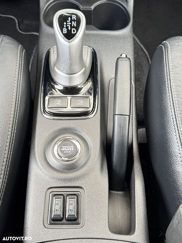 Mitsubishi Outlander 2.0 4WD Plug-In Hybrid Plus - 24