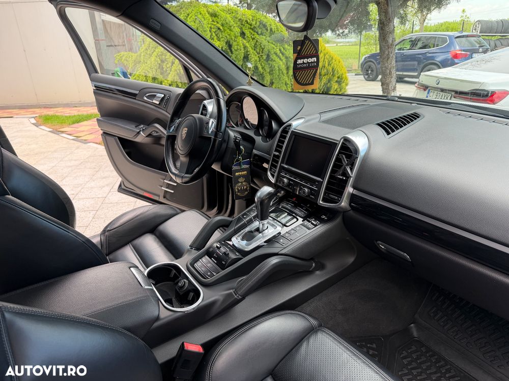 Porsche Cayenne Platinum Edition - 8
