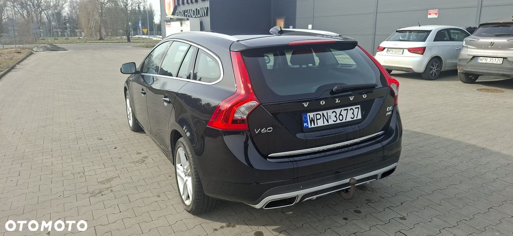 Volvo V60 D6 AWD Plug-in Hybrid Summum - 4