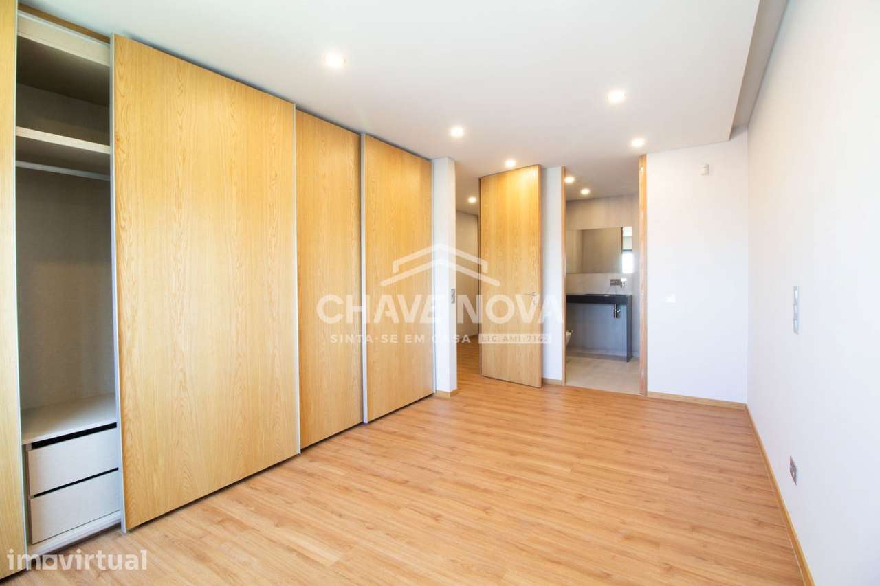 Apartamento T3+1 à venda na rua de Damião de Góis  - Porto - Grande imagem: 3/21