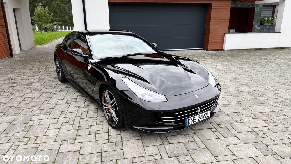 Ferrari GTC4Lusso - 7