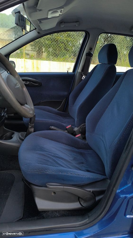 Fiat Punto 1.9 JTD HLX - 35