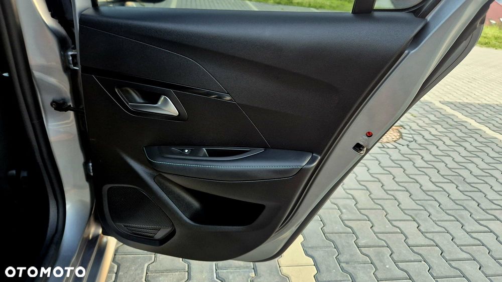 Peugeot 208 PureTech 100 EAT8 Allure - 19
