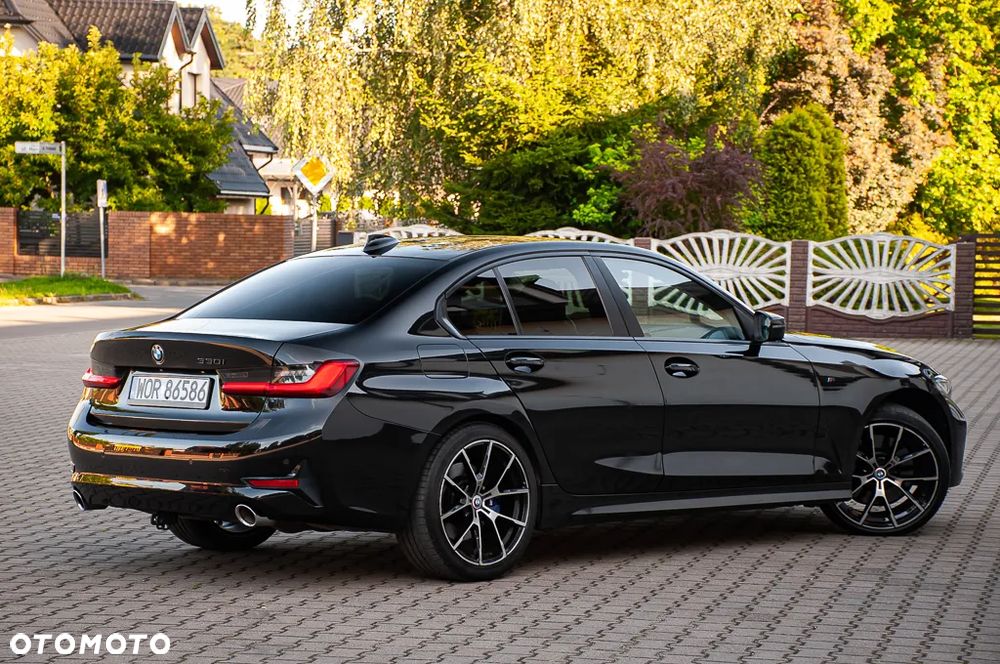 BMW Seria 3 330i Sport Line sport - 22