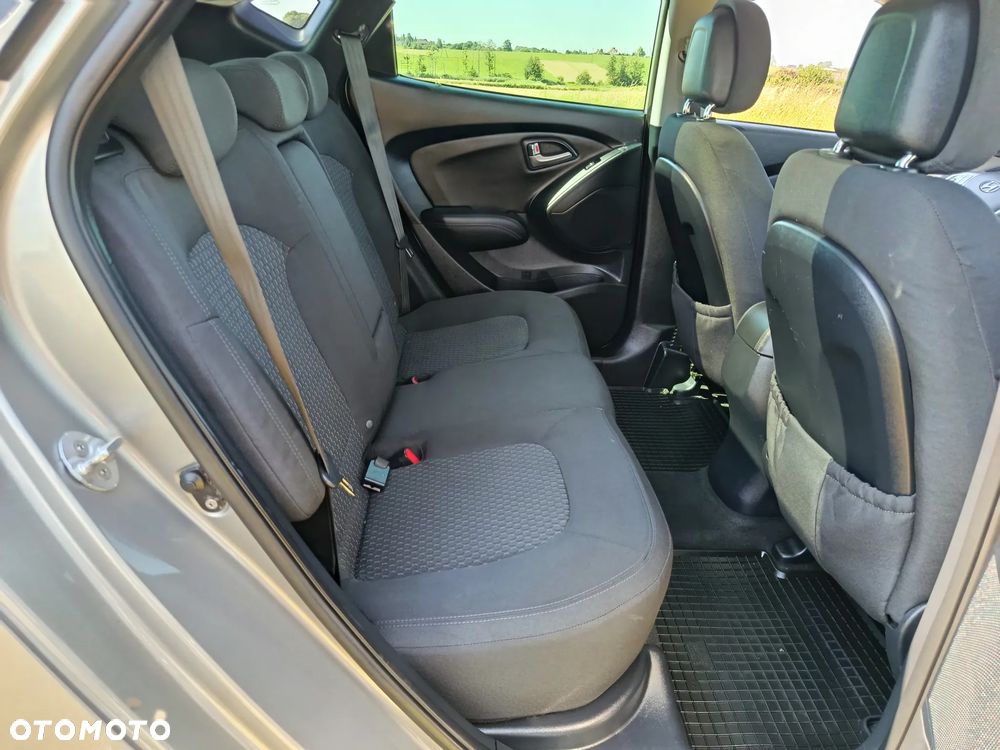 Hyundai ix35 2.0 4WD Premium - 21
