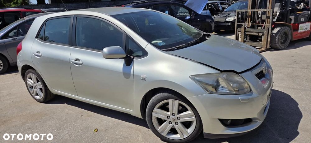 TOYOTA AURIS I belka wzmocnienie zderzaka przód - 2