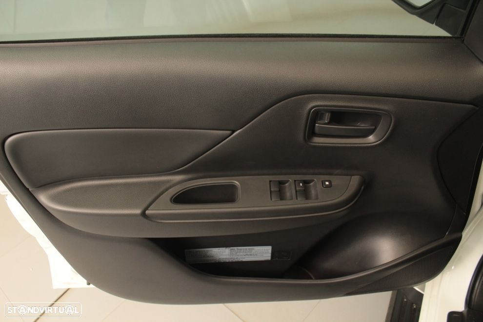 Mitsubishi L200 2.3 DI-D CD Invite 4WD - 17