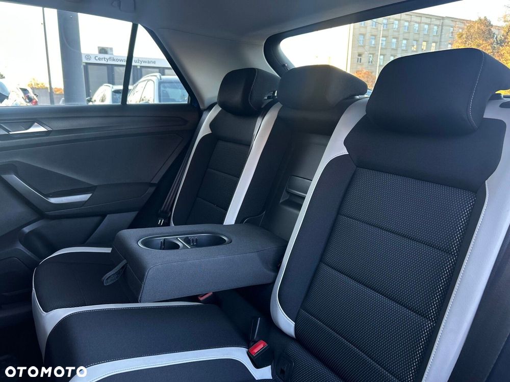 Volkswagen T-Roc - 17