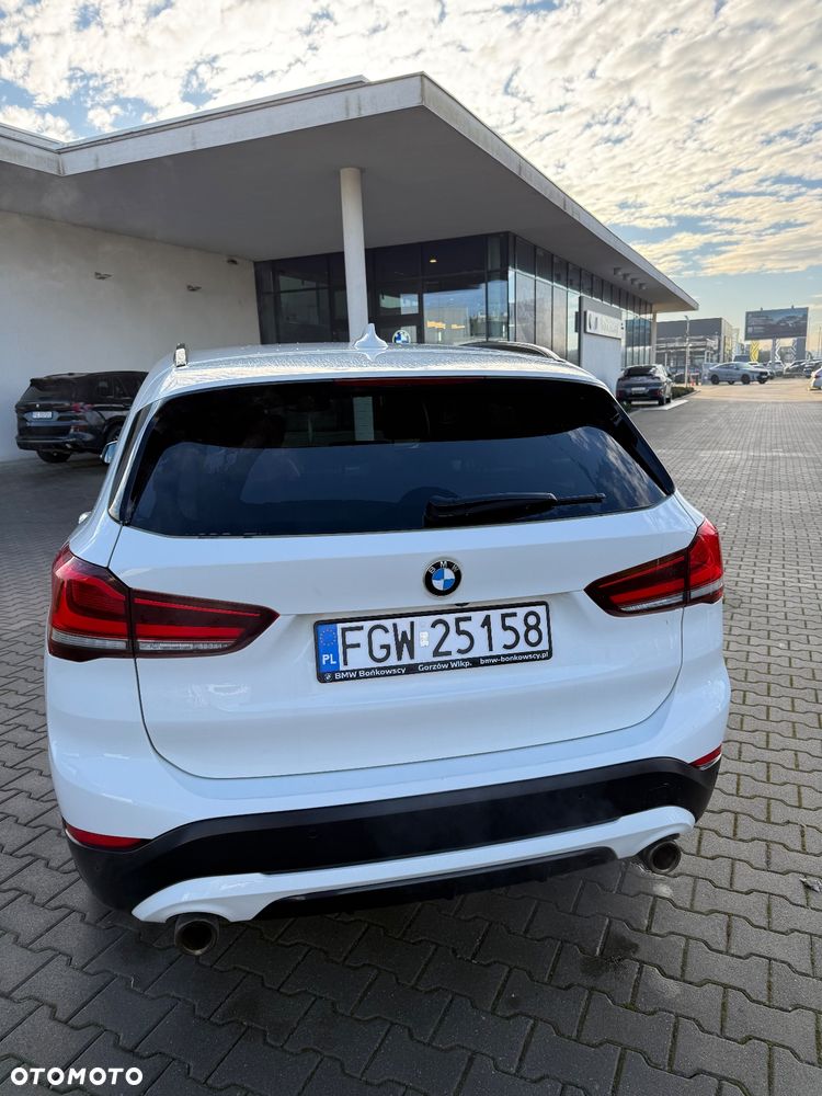 BMW X1 xDrive20i Sport Line - 6