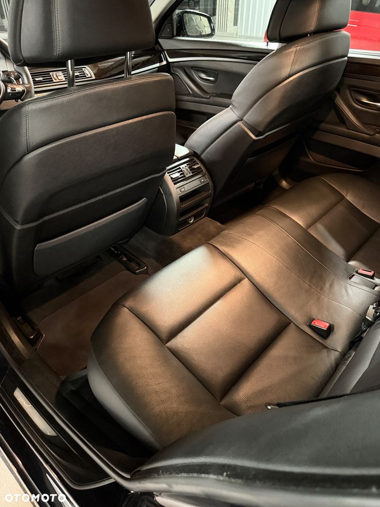 BMW Seria 5 535i xDrive - 22