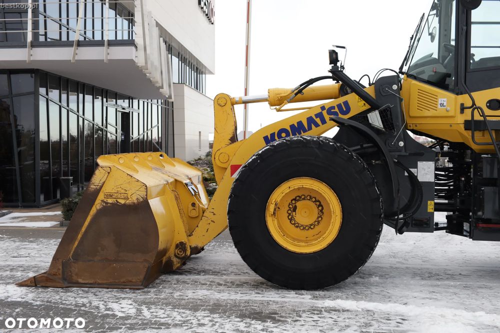 Komatsu WA380-8 - 13